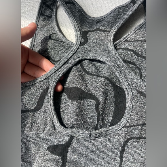 2 Piece Workout Set - Seamless High Waist Running Shorts & Sports Bra - Picture 13 of 15